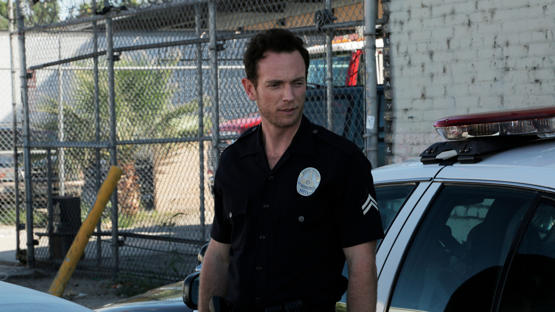 A ambos lados de la ley